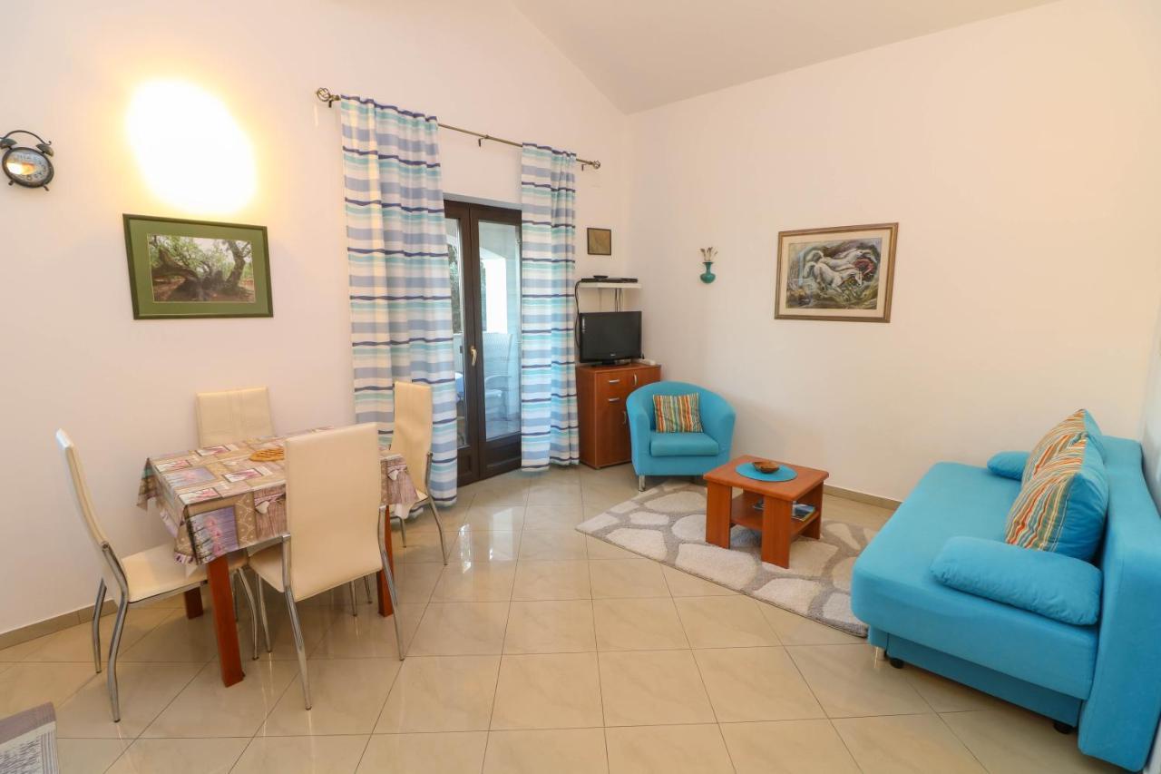 Apartments Blue And Green With Balcony Baska  Exterior photo