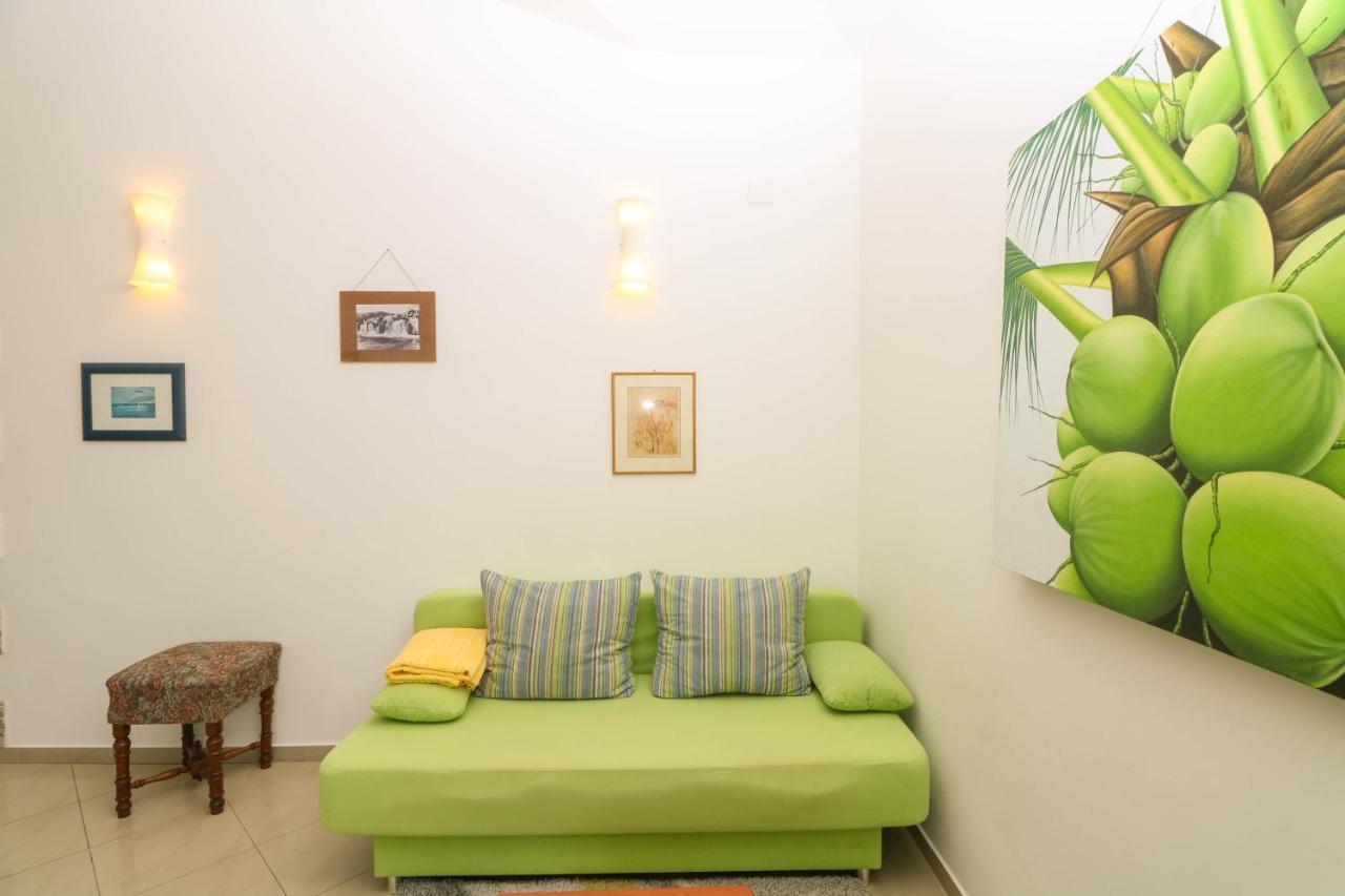 Apartments Blue And Green With Balcony Baska  Exterior photo